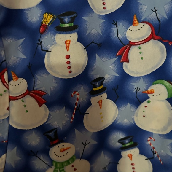 Two gently used women’s size large winter themed scrub tops - Picture 3 of 7